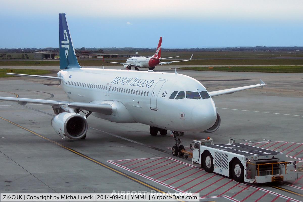 ZK-OJK, Airbus A320-232 C/N 2445, At Tullamarine