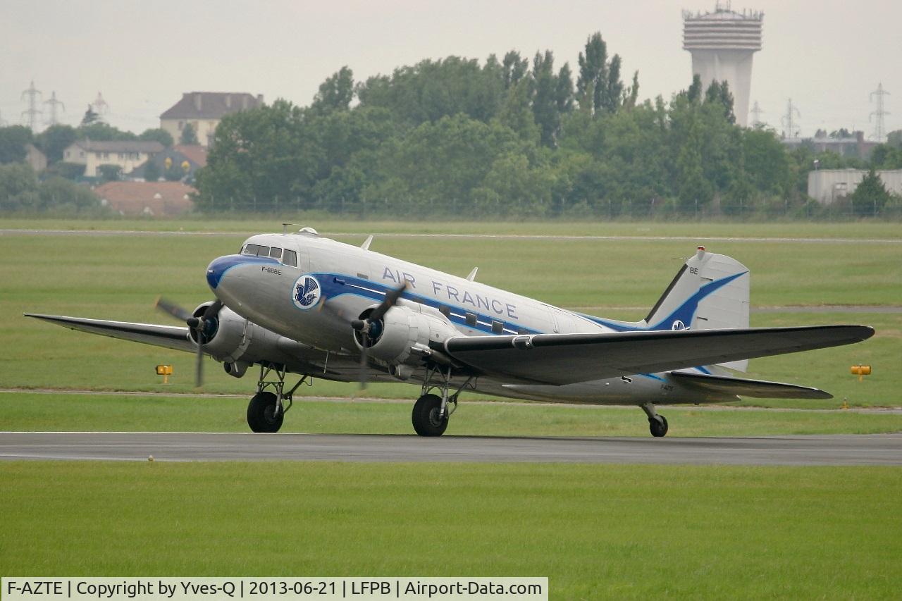 F-AZTE, 1943 Douglas C-47A-1-DL  Skytrain C/N 9172, Douglas C-47A Skytrain, Takes off Rwy 21, Paris-Le Bourget Air Show 2013