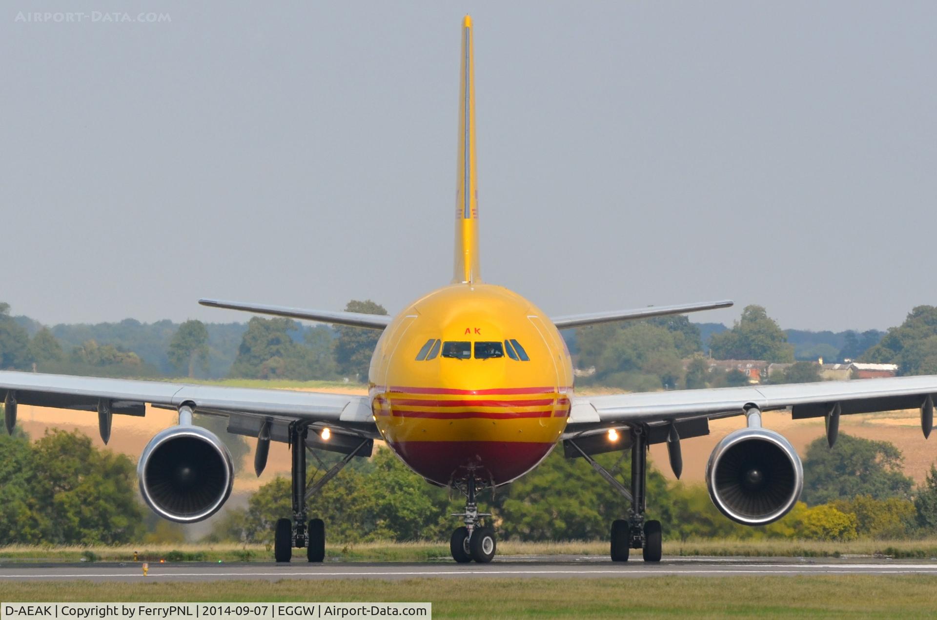 D-AEAK, 1992 Airbus A300B4-622R(F) C/N 670, DHL lining up at LTN