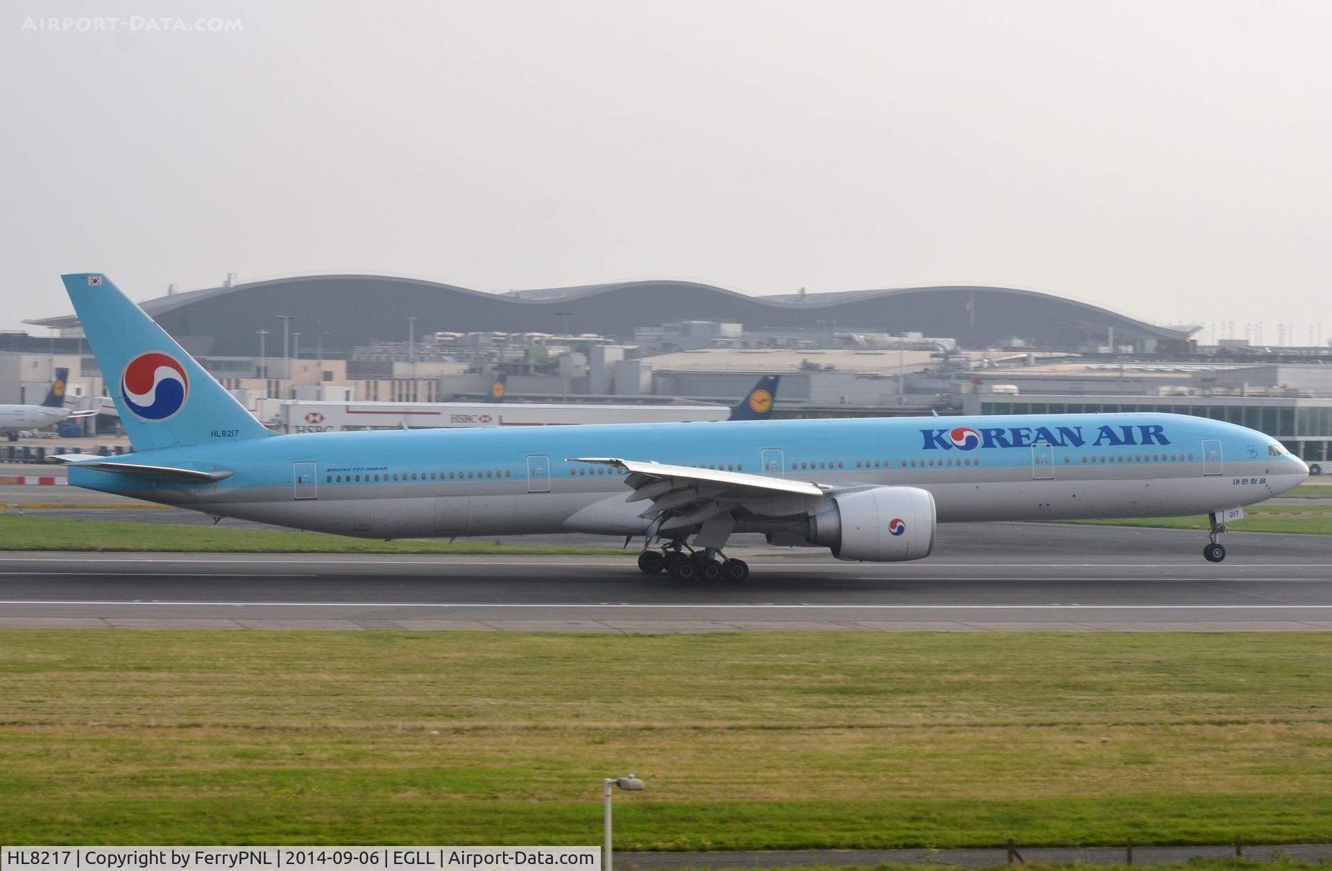 HL8217, 2011 Boeing 777-3B5/ER C/N 37648, Korean B773 arriving in LHR