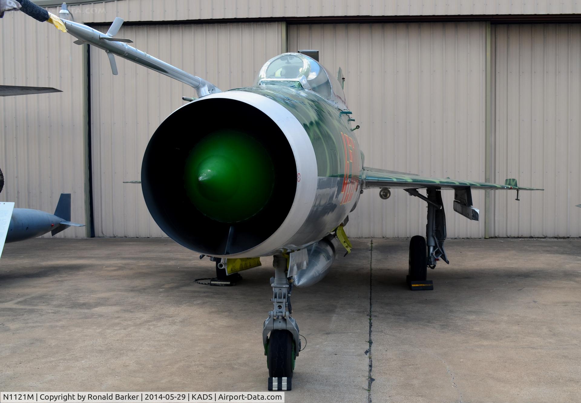N1121M, Mikoyan-Gurevich MiG-21US C/N 4685145, Cavanaugh Flight Museum, Addison, TX, Check out that pitot tube!!!
