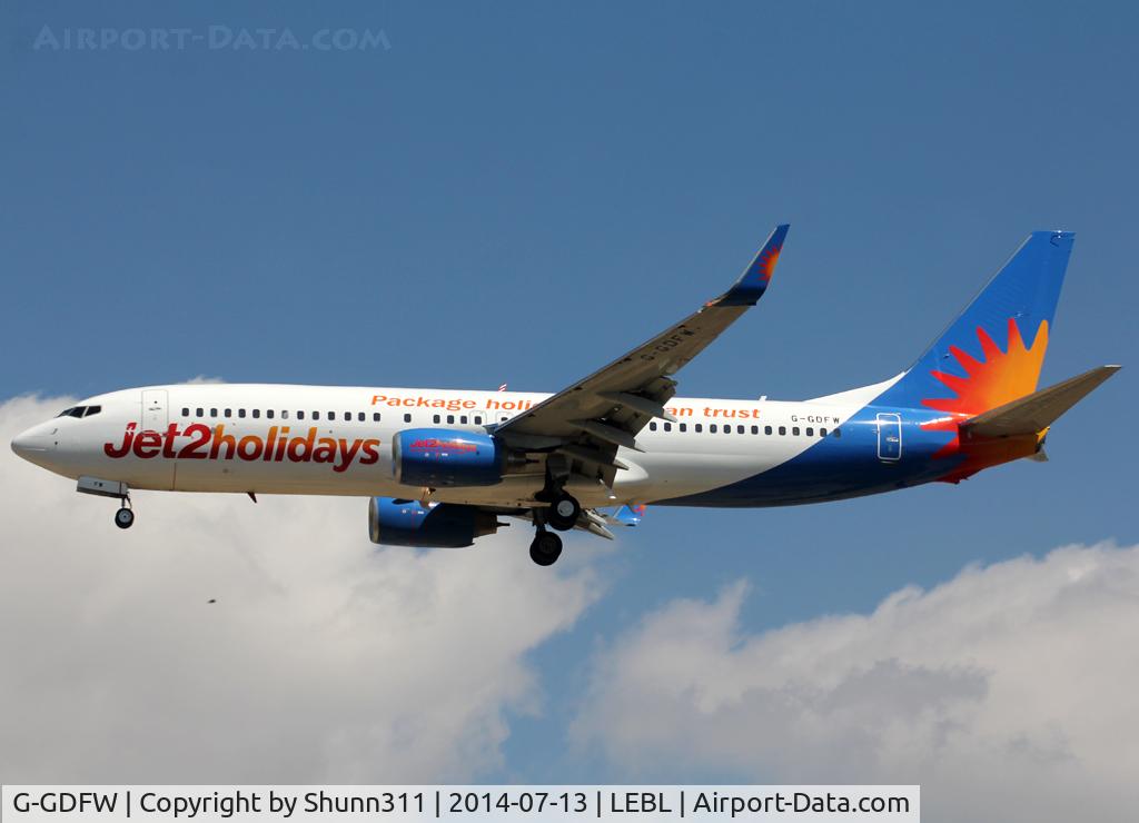 G-GDFW, 2000 Boeing 737-8K5 C/N 27986, Landing rwy 25R