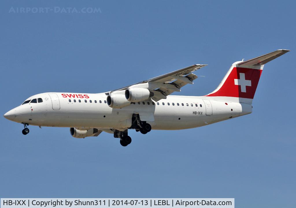 HB-IXX, 1995 British Aerospace Avro 146-RJ100 C/N E3262, Landing rwy 25R