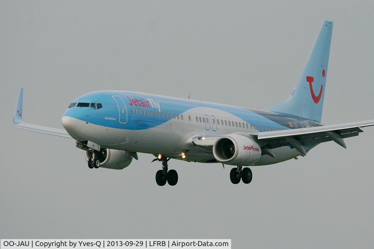 OO-JAU, 2013 Boeing 737-8K5 C/N 37250, Boeing 737-8K, Short approach rwy 25L,  Brest-Bretagne airport (LFRB-BES)