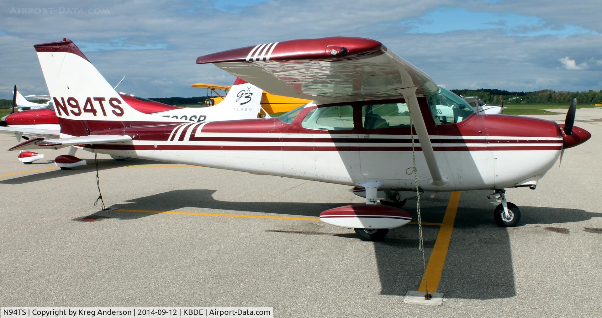N94TS, 1971 Cessna 172L C/N 17259814, Cessna 172L Skyhawk on the ramp in Baudette, MN.