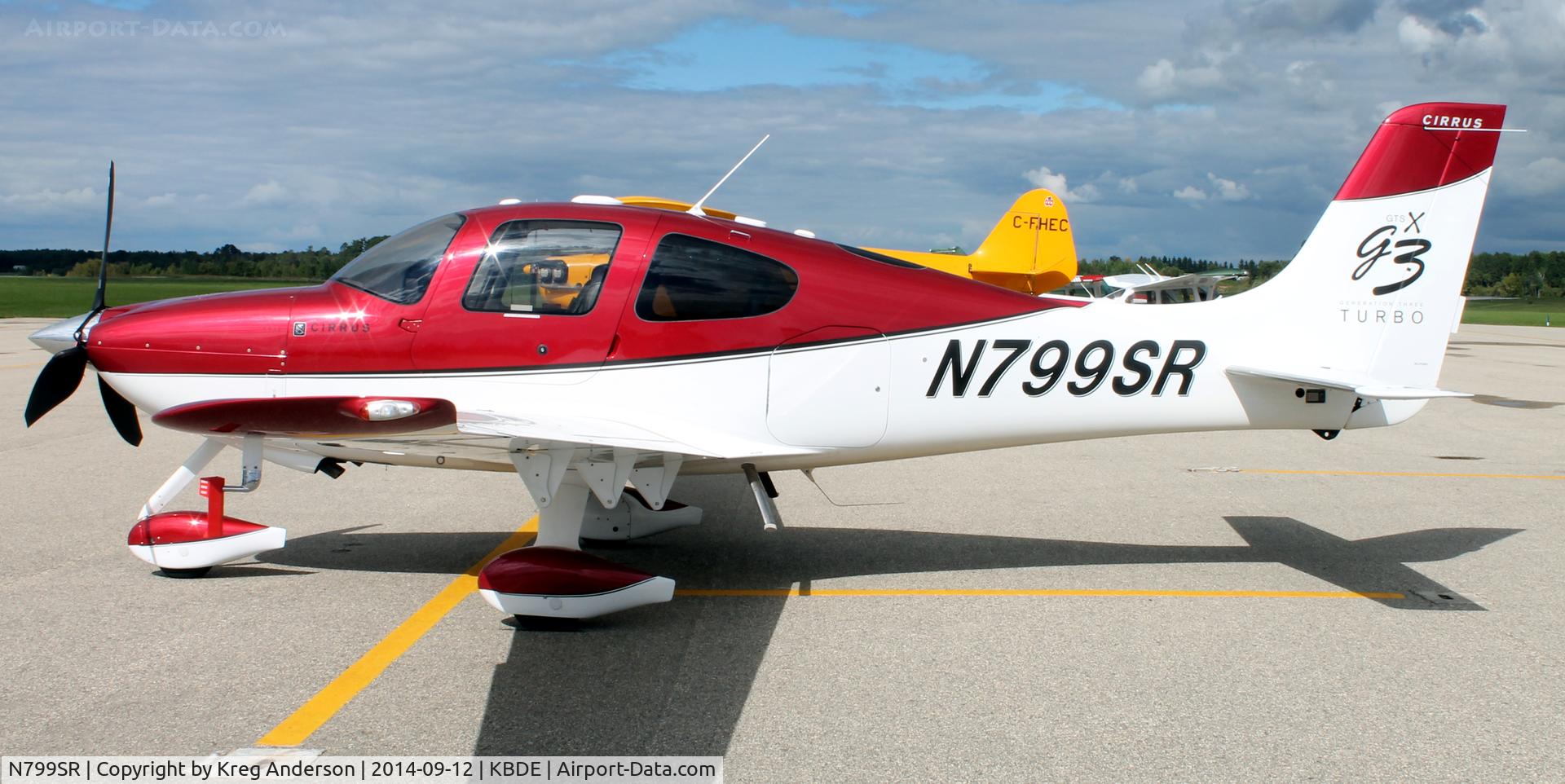 N799SR, 2007 Cirrus SR22 C/N 2799, Cirrus SR22 on the ramp in Baudette, MN.