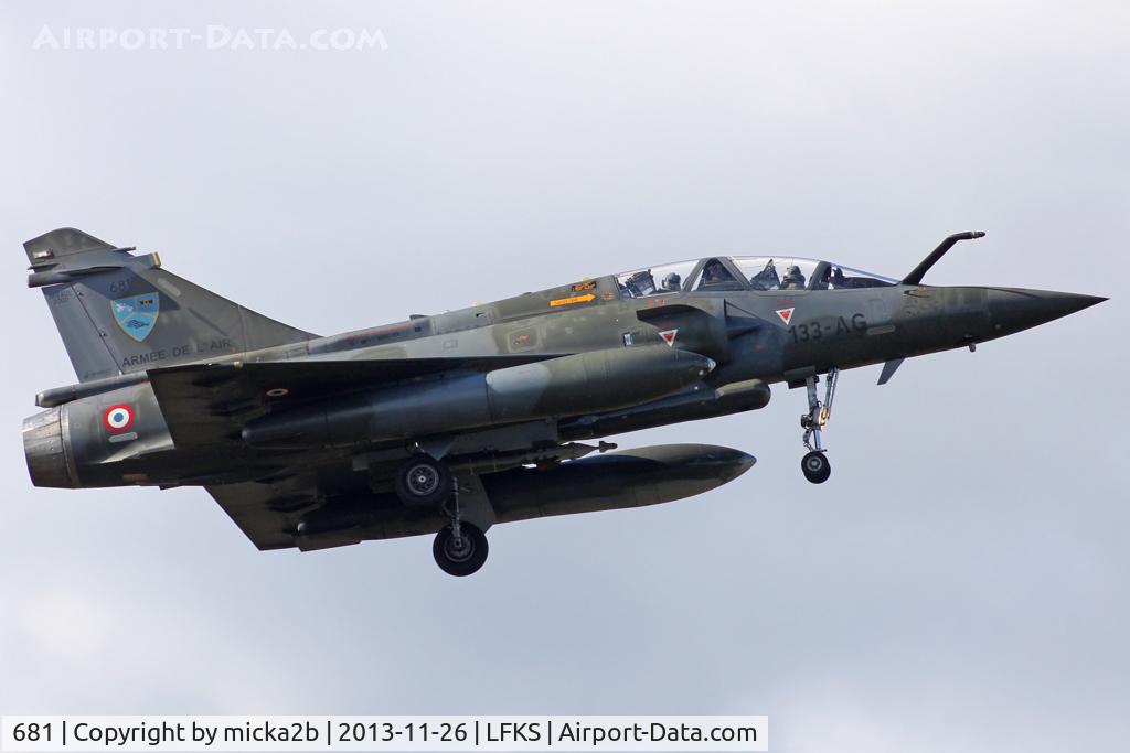 681, Dassault Mirage 2000D C/N 555, Landing