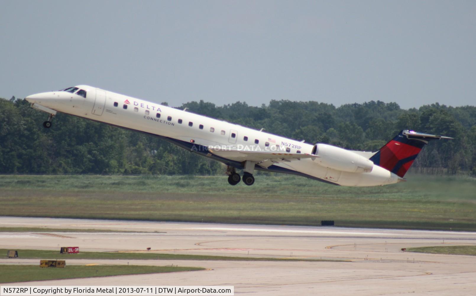 N572RP, 2004 Embraer EMB-145LR C/N 14500828, Delta Connection E145