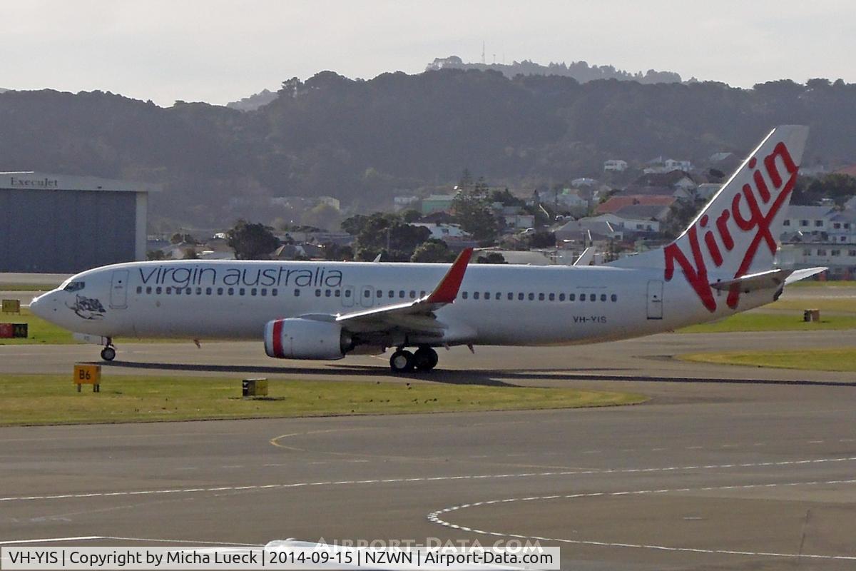 VH-YIS, 2012 Boeing 737-8FE C/N 39926, At Wellington