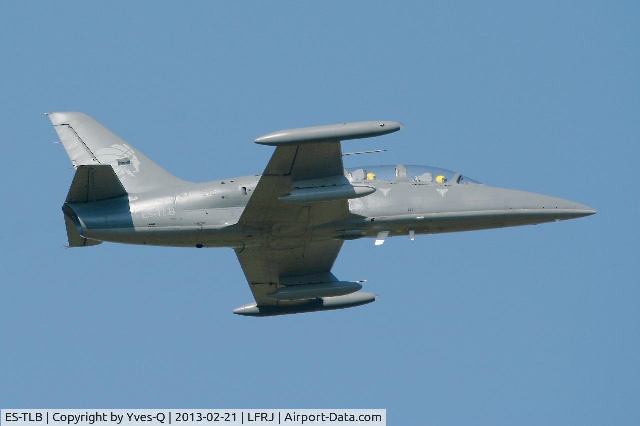 ES-TLB, Aero L-39C Albatros Albatros C/N 031824, Aero L-39C Albatros, Apache Aviation, Take off rwy 08, Landivisiau Naval Air Base (LFRJ)