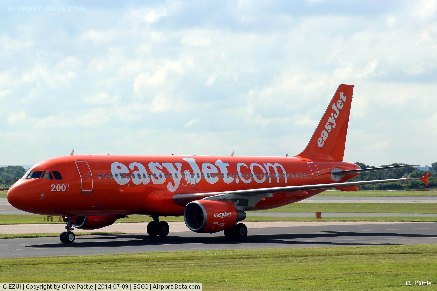 G-EZUI, 2011 Airbus A320-214 C/N 4721, Taxi to the gate