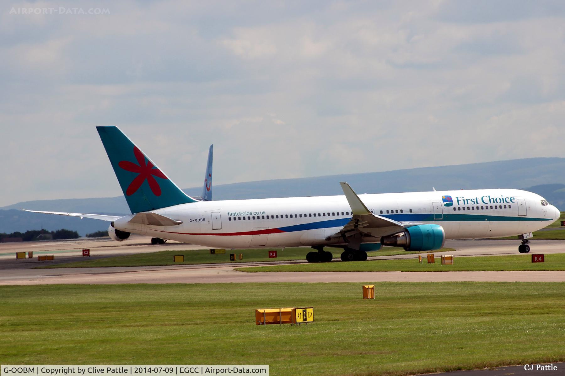 G-OOBM, 1995 Boeing 767-324 C/N 27568, Taxi for departure