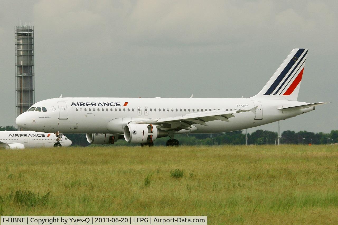 F-HBNF, 2011 Airbus A320-214 C/N 4714, Airbus A320-214, Landing Rwy 26L, Roissy Charles De Gaulle Airport (LFPG-CDG)