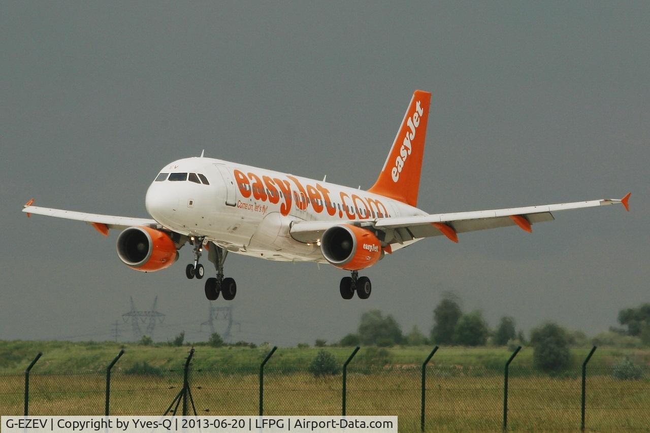 G-EZEV, 2004 Airbus A319-111 C/N 2289, Airbus A319-111, On final Rwy 26L, Roissy Charles De Gaulle Airport (LFPG-CDG)