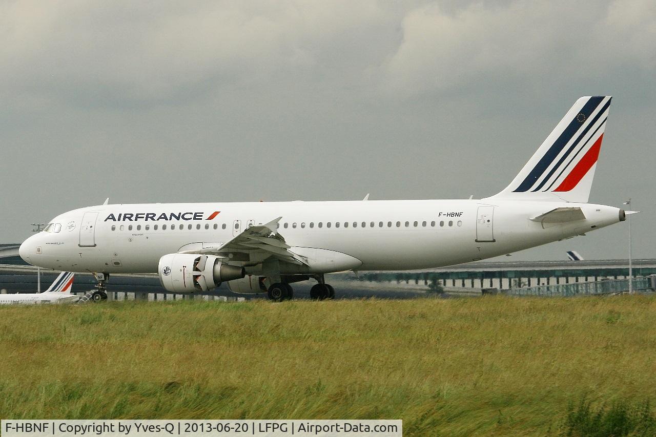 F-HBNF, 2011 Airbus A320-214 C/N 4714, Airbus A320-214, Reverse thrust landing Rwy 26L, Roissy Charles De Gaulle Airport (LFPG-CDG)