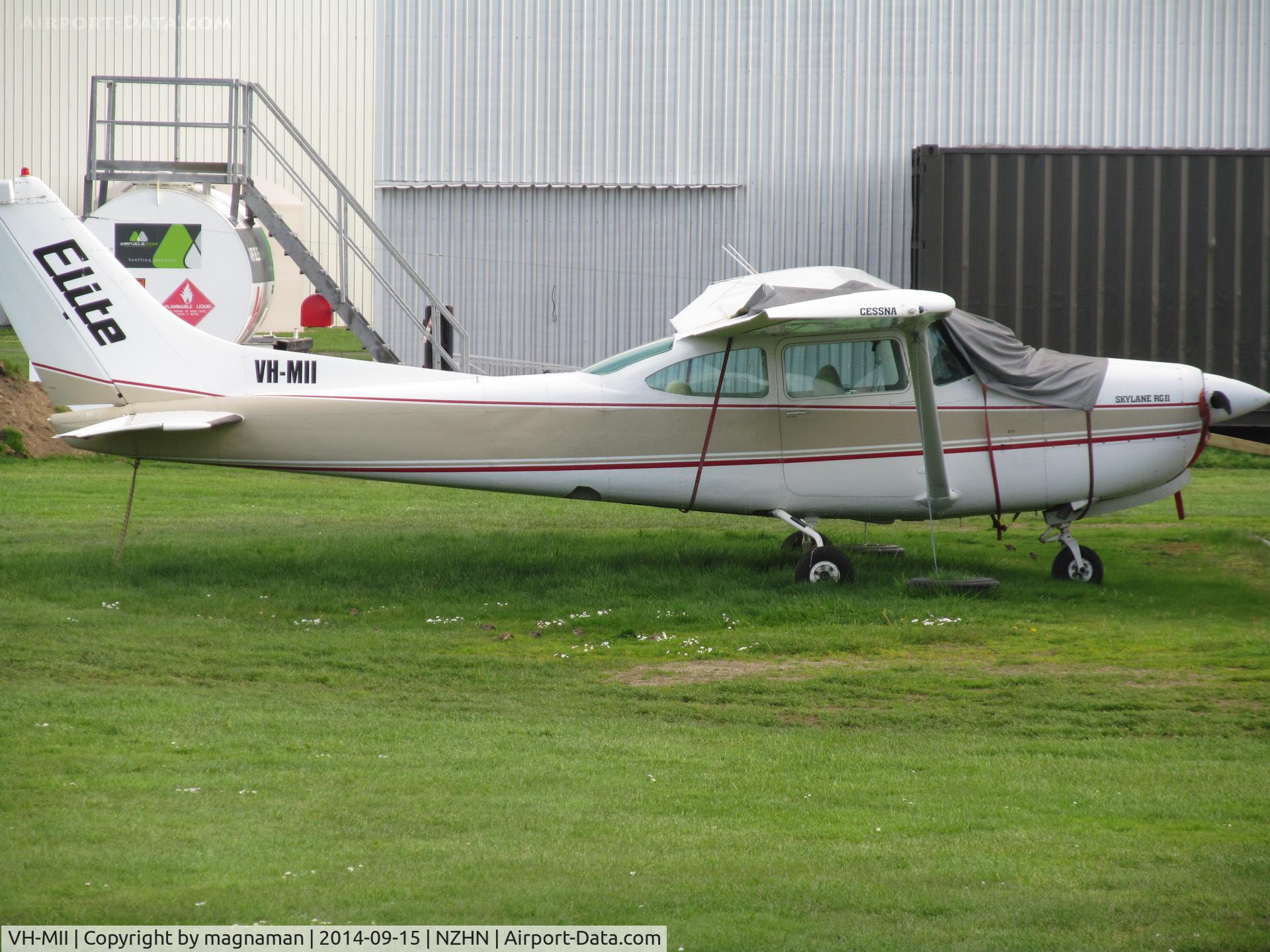 VH-MII, 1978 Cessna R182 Skylane RG C/N R18200131, still based here and wearing oz reggie