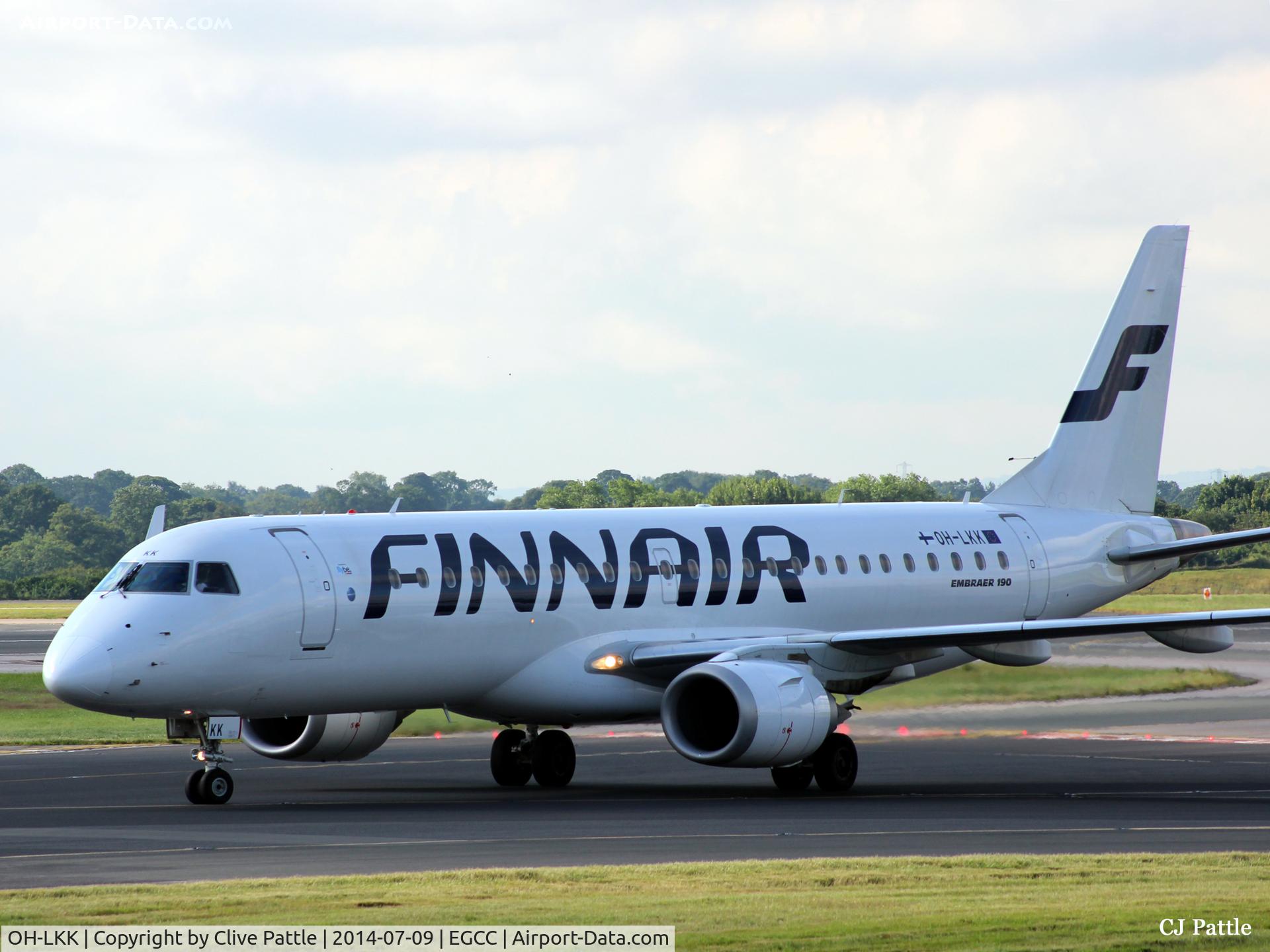 OH-LKK, 2007 Embraer 190LR (ERJ-190-100LR) C/N 19000127, Taxi past the Viewing Enclosure at Manchester