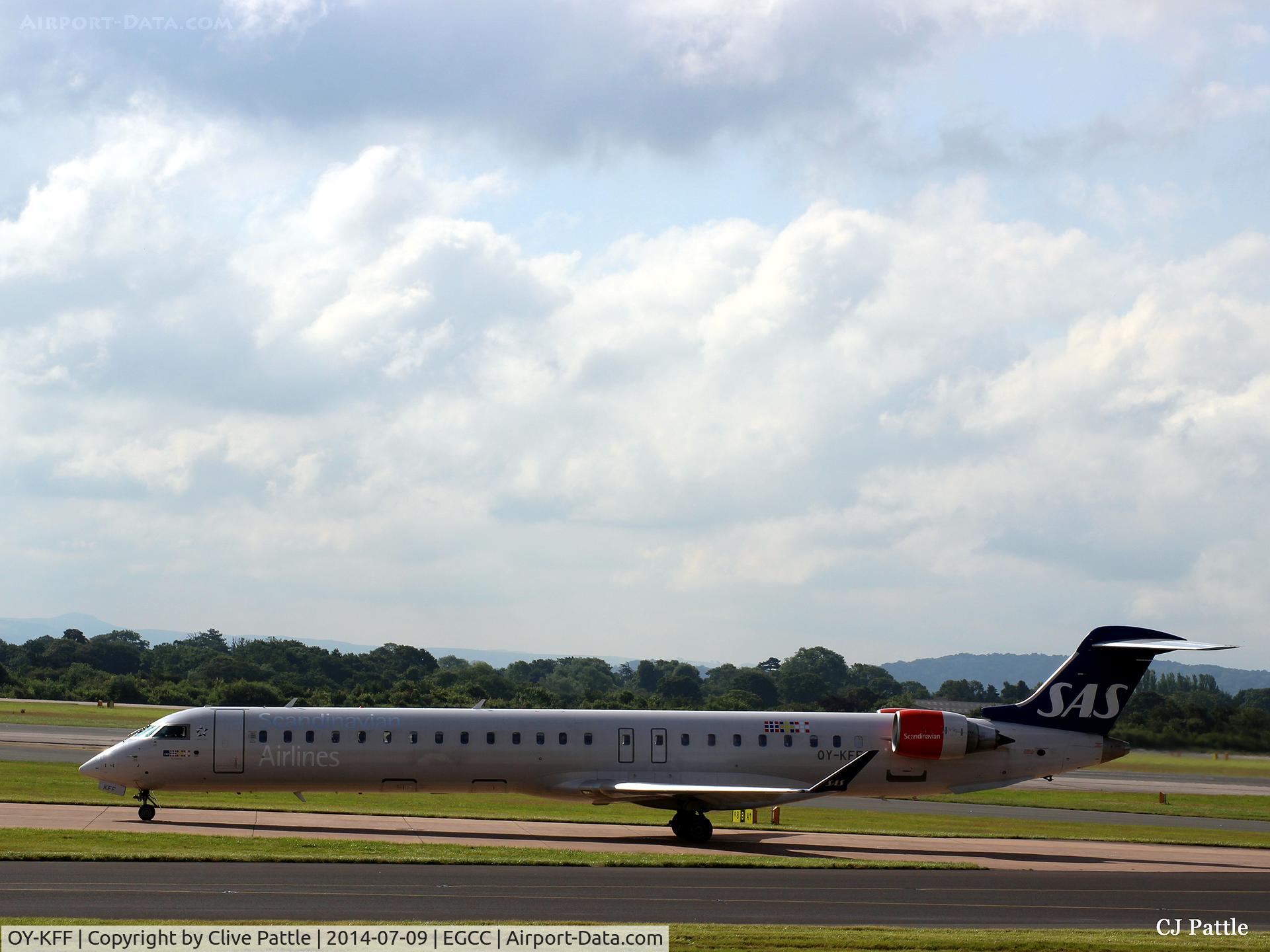 OY-KFF, 2009 Bombardier CRJ-900 (CL-600-2D24) C/N 15231, Taxi to the gate