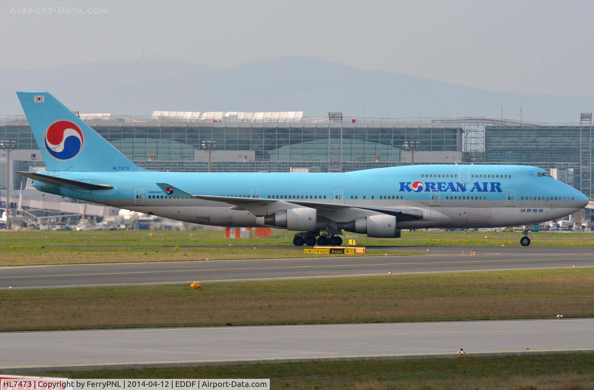 HL7473, 1996 Boeing 747-4B5 C/N 28335, Korean B744 taxying to its gate.