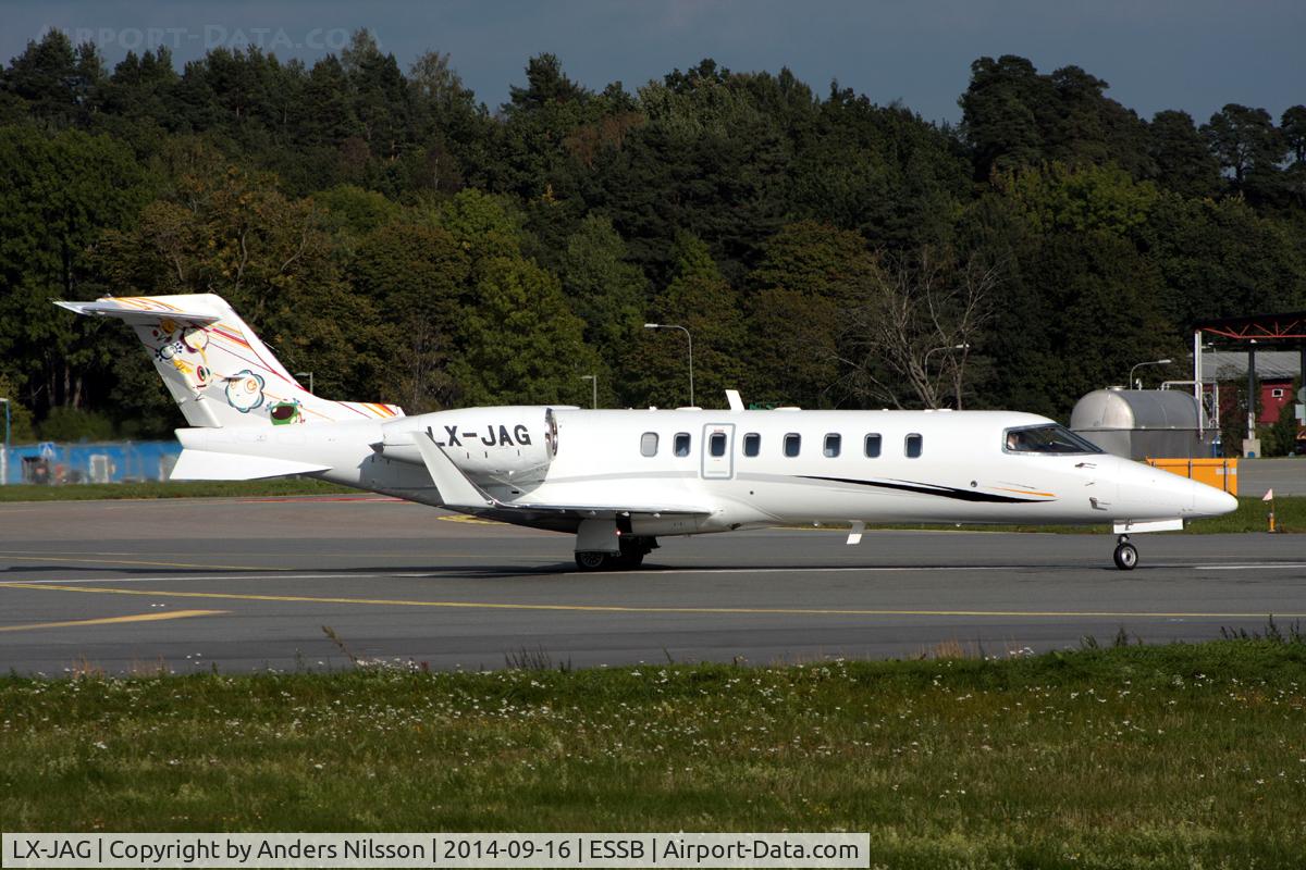 LX-JAG, 2009 Learjet 45 C/N 398, Lining up runway 12.