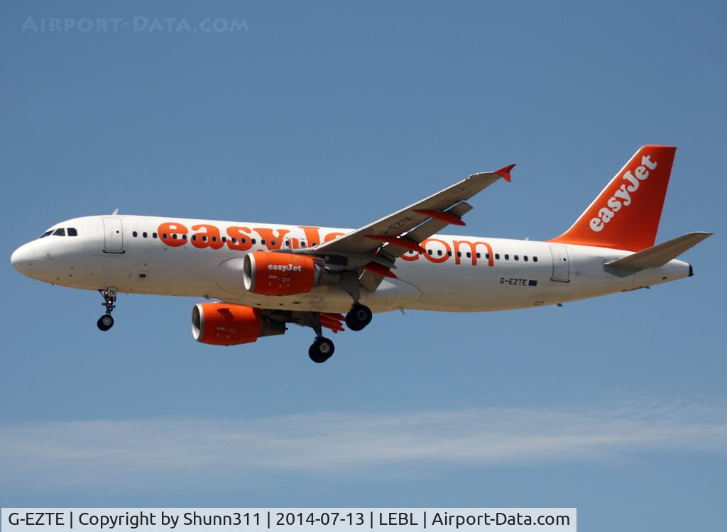 G-EZTE, 2009 Airbus A320-214 C/N 3913, Landing rwy 25R