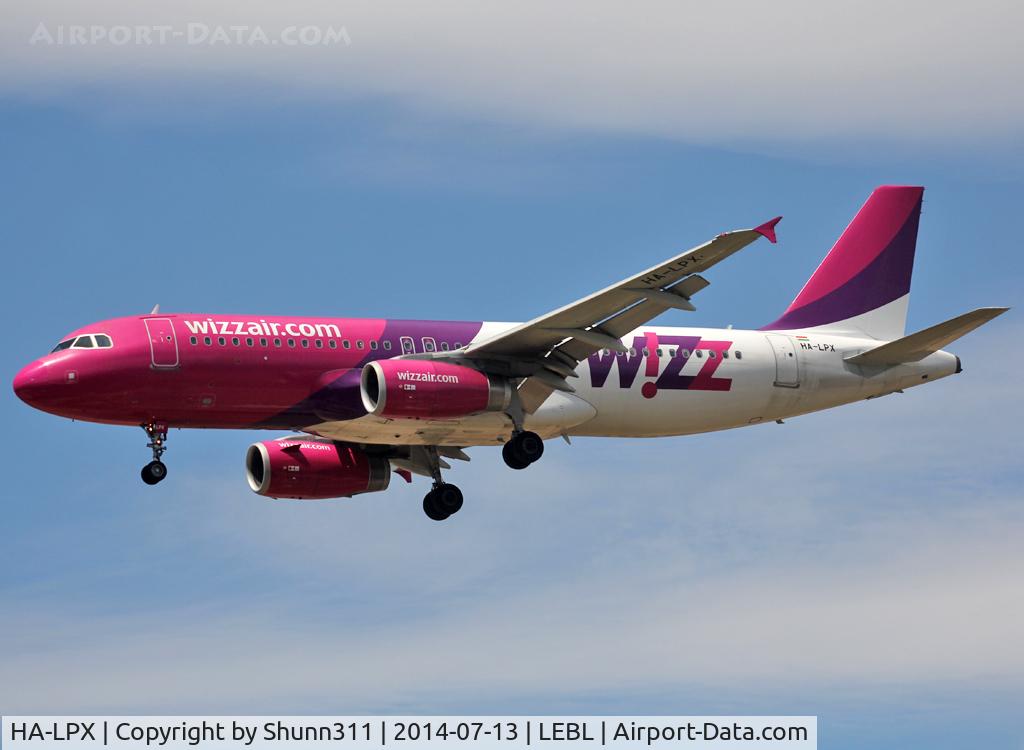 HA-LPX, 2009 Airbus A320-232 C/N 3968, Landing rwy 25R