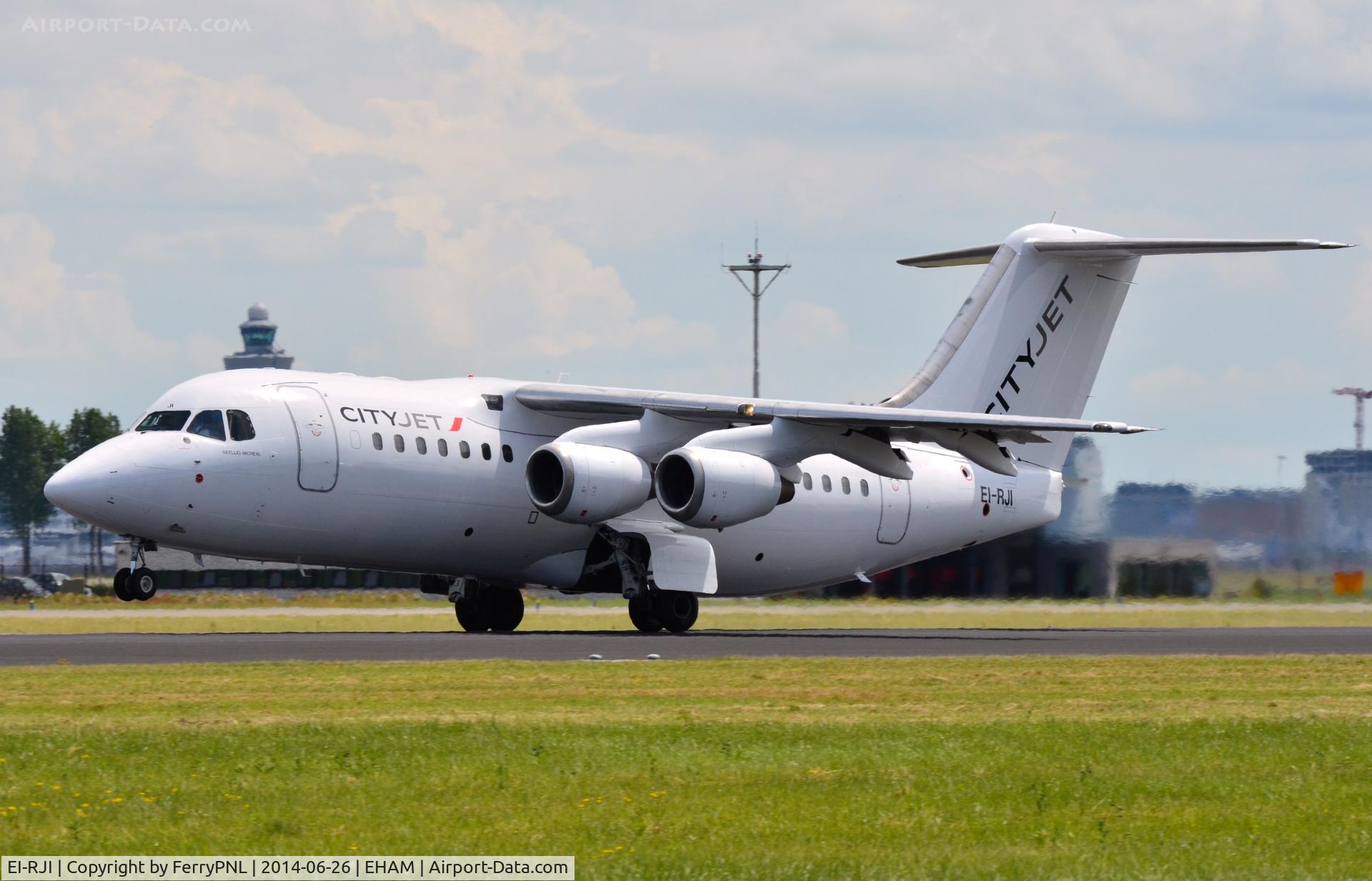 EI-RJI, 1999 British Aerospace Avro 146-RJ85A C/N E2346, CityJet BAe146 lifting-off.