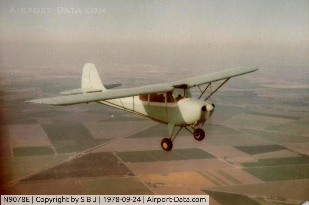 N9078E, 1946 Aeronca 11AC Chief C/N 11AC-710, 78E in flight.