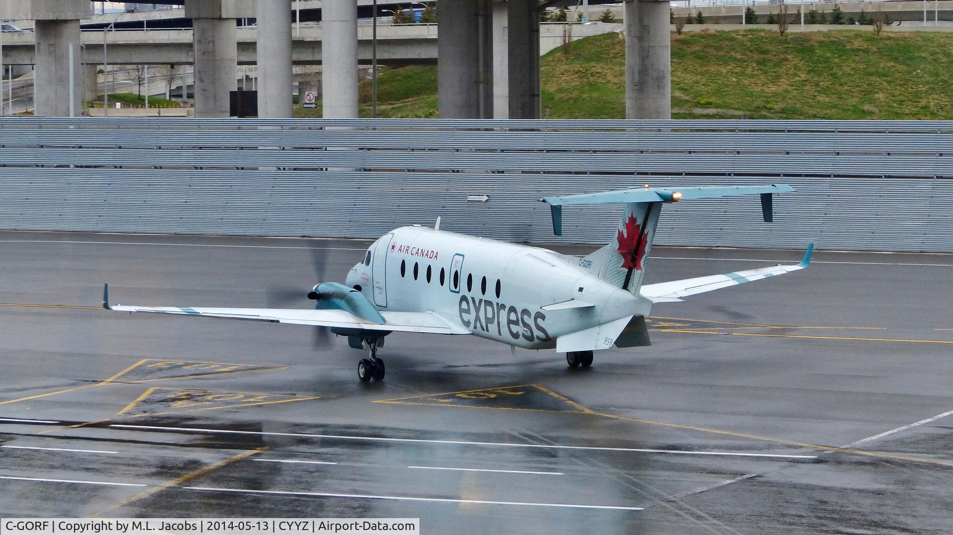 C-GORF, 1998 Beech 1900D C/N UE-330, Air Canada Express Beechcraft 1900D just departed the terminal.