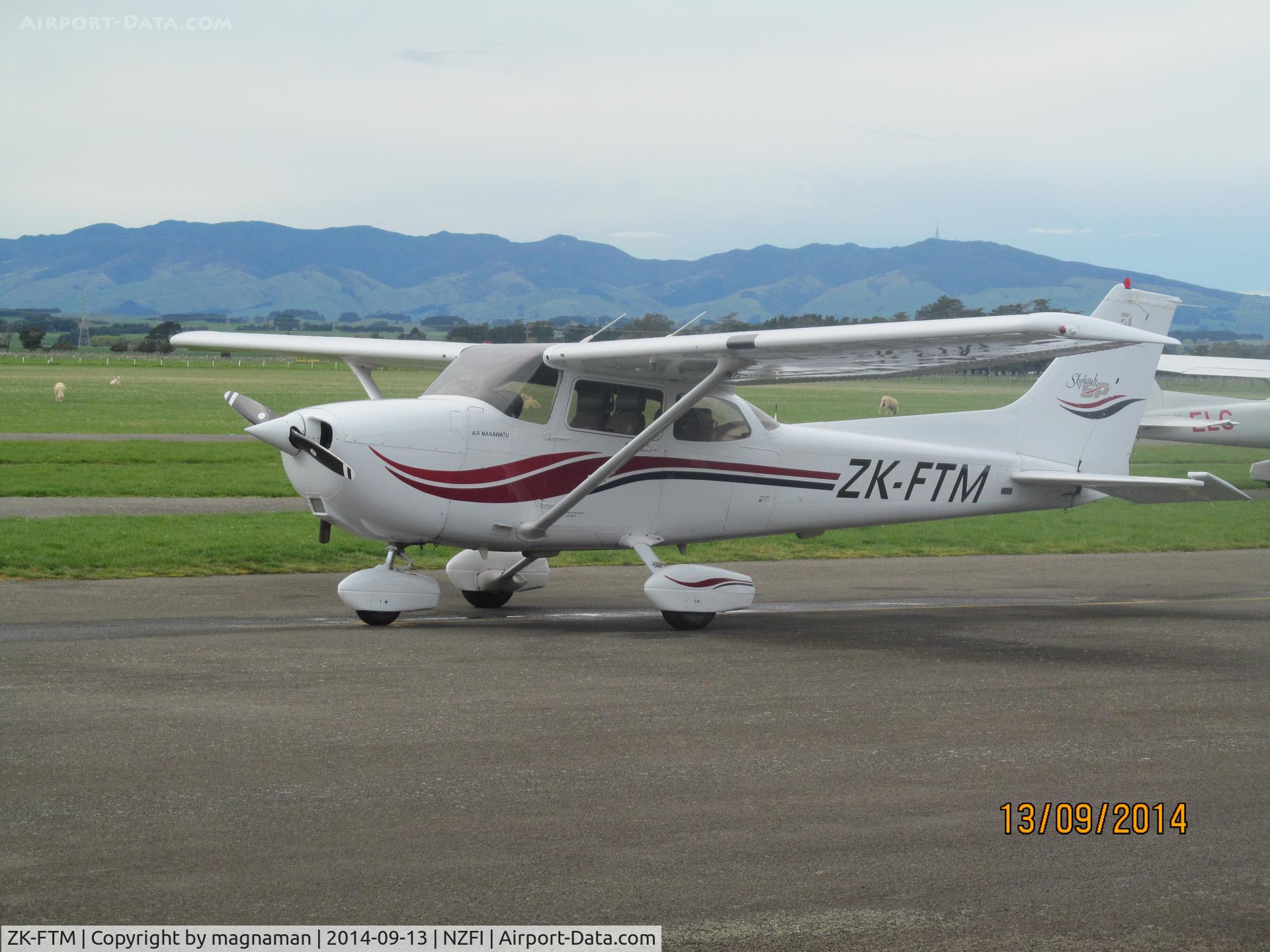 ZK-FTM, 2000 Cessna 172S C/N 172S8516, another trainer at fielding