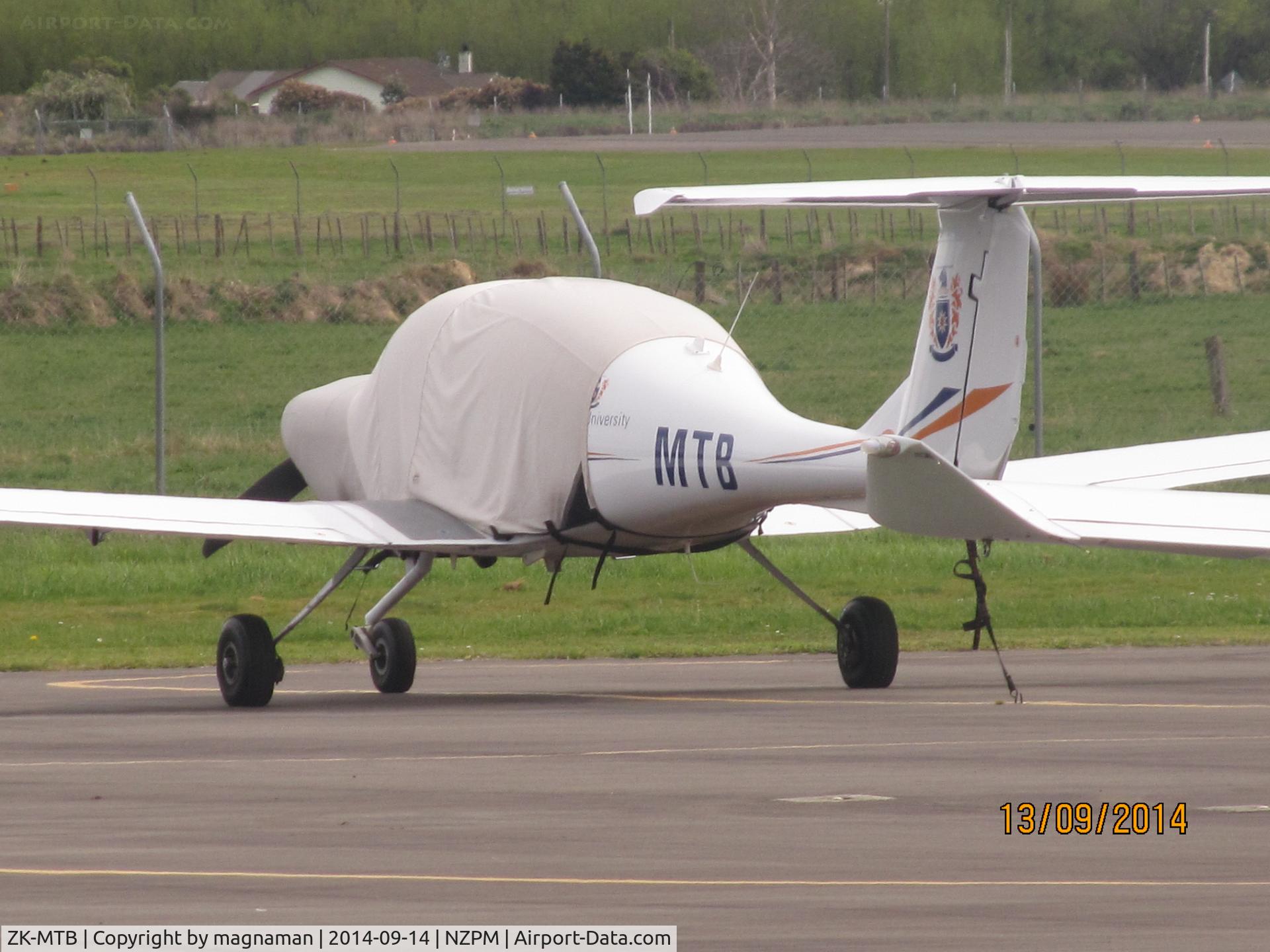 ZK-MTB, 2008 Diamond DA-40 Diamond Star C/N 40.941, on club apron PN