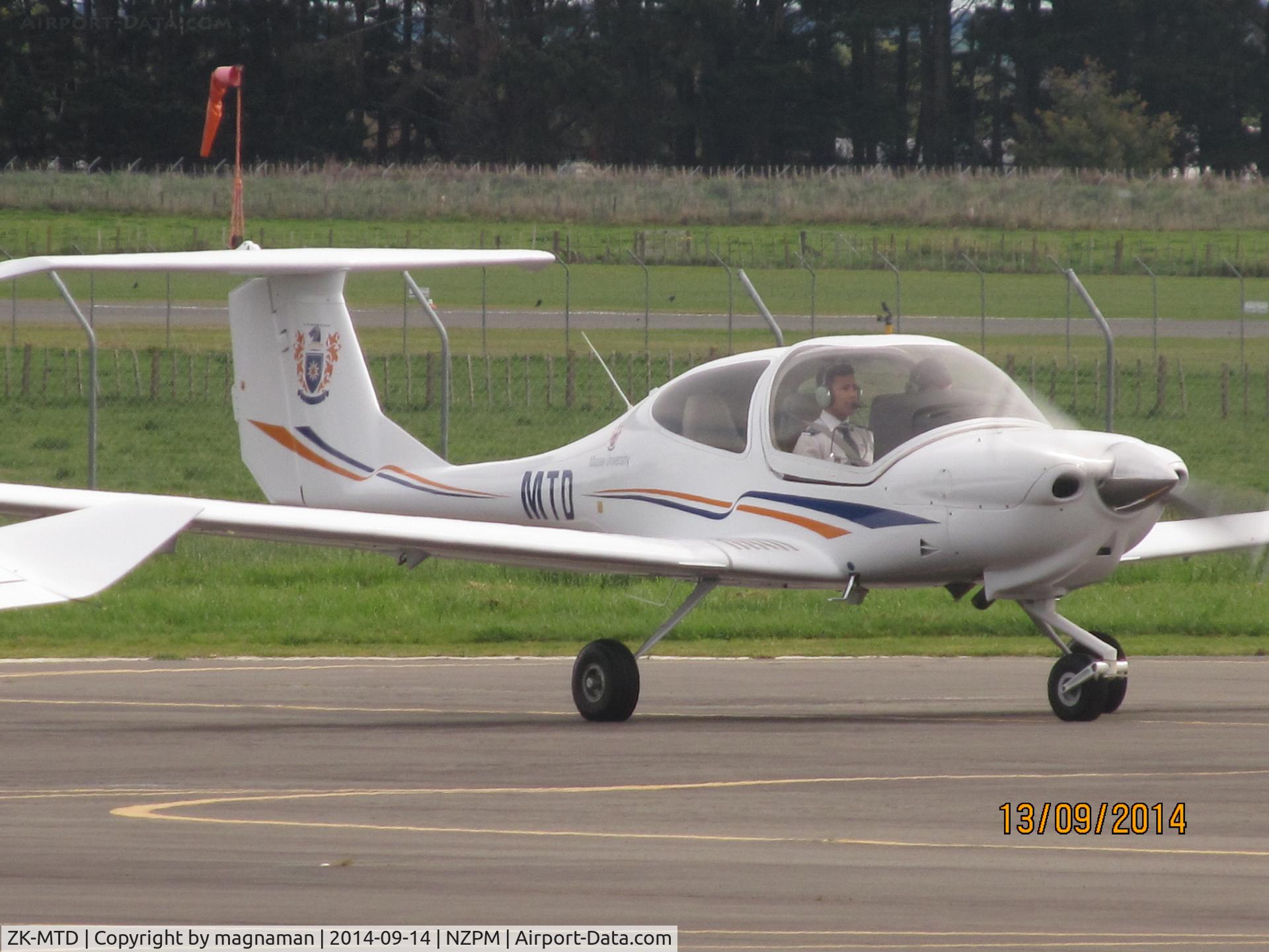 ZK-MTD, 2008 Diamond DA-40 Diamond Star C/N 40.944, On club apron PN