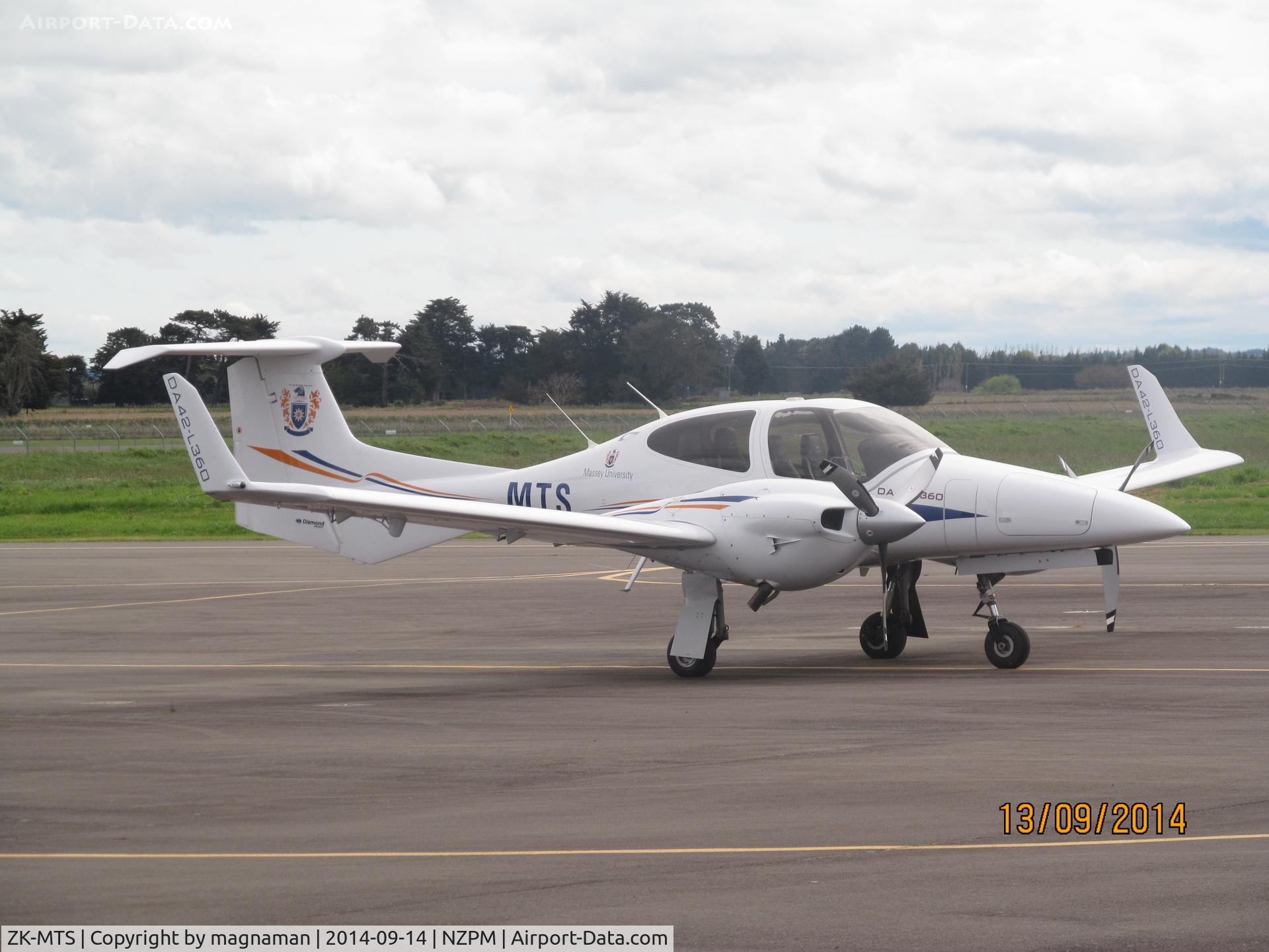 ZK-MTS, Diamond DA-42 Twin Star C/N 42.151, other one