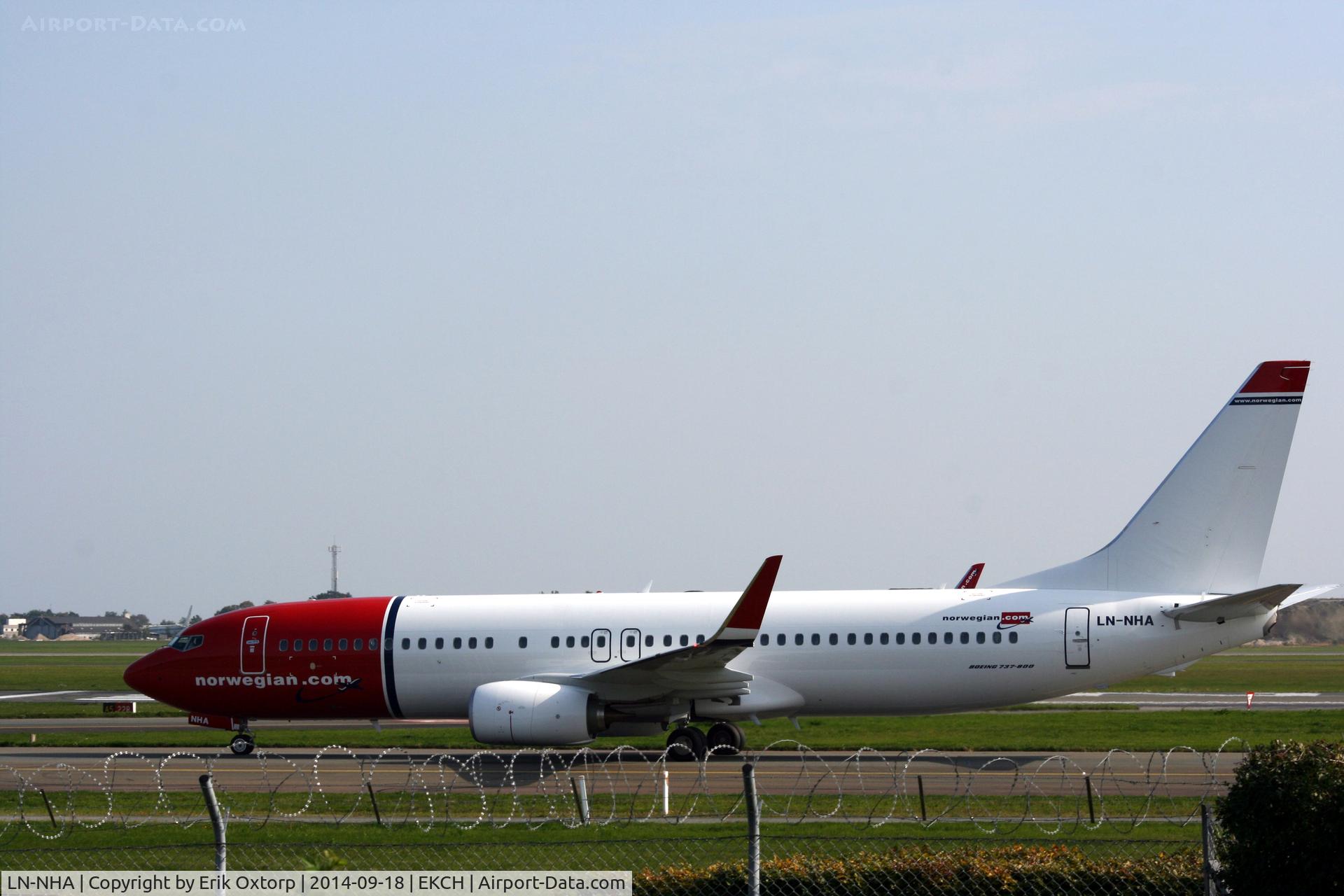 LN-NHA, 2014 Boeing 737-8JP C/N 41129, LN-NHA just arrived rw 04L