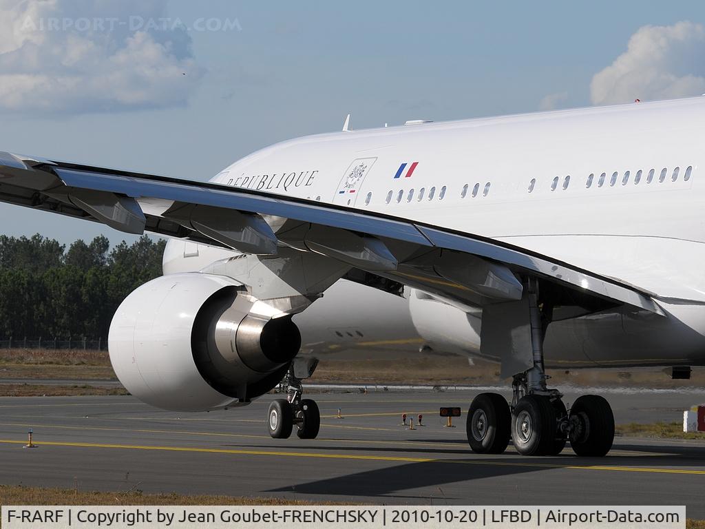 F-RARF, 1999 Airbus A330-223 C/N 240, Cotam Unité runway 05