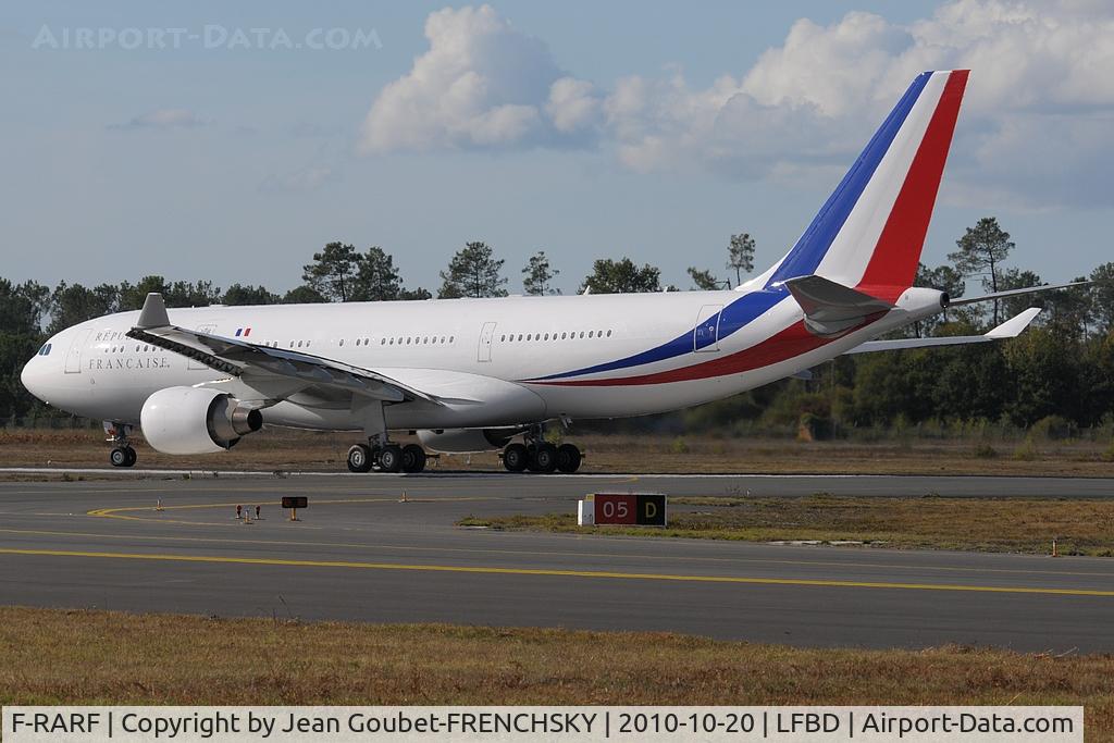 F-RARF, 1999 Airbus A330-223 C/N 240, FAF 001 runway 05
