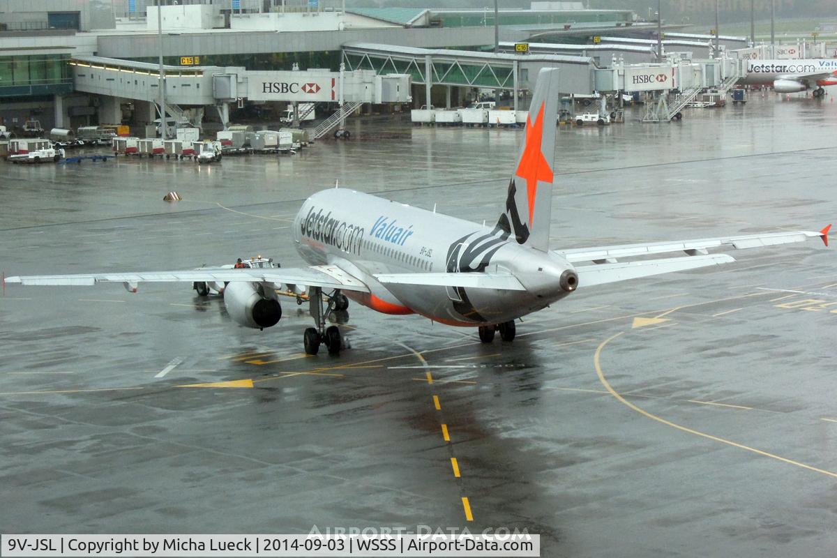 9V-JSL, 2011 Airbus A320-232 C/N 4786, At Changi