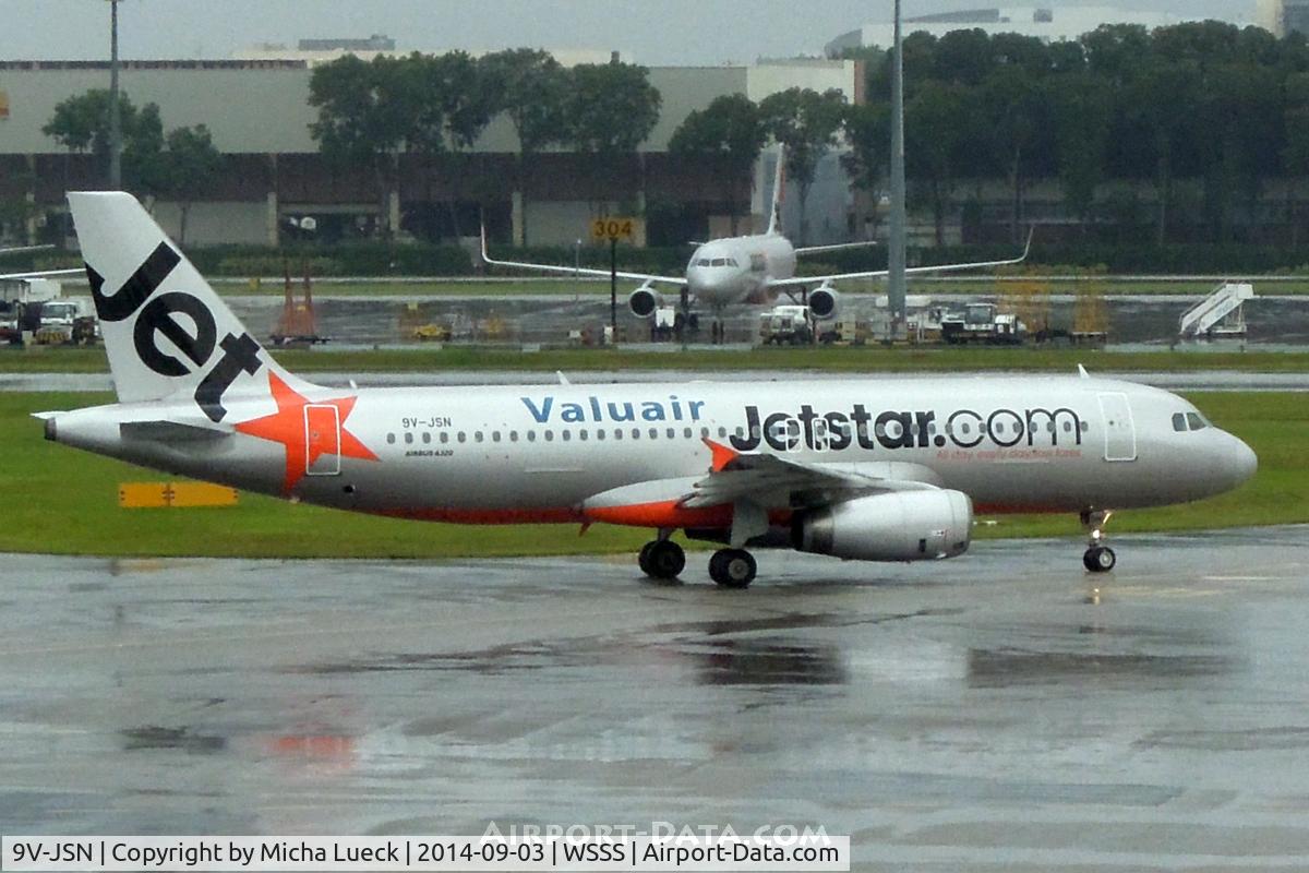 9V-JSN, 2011 Airbus A320-232 C/N 4914, At Changi