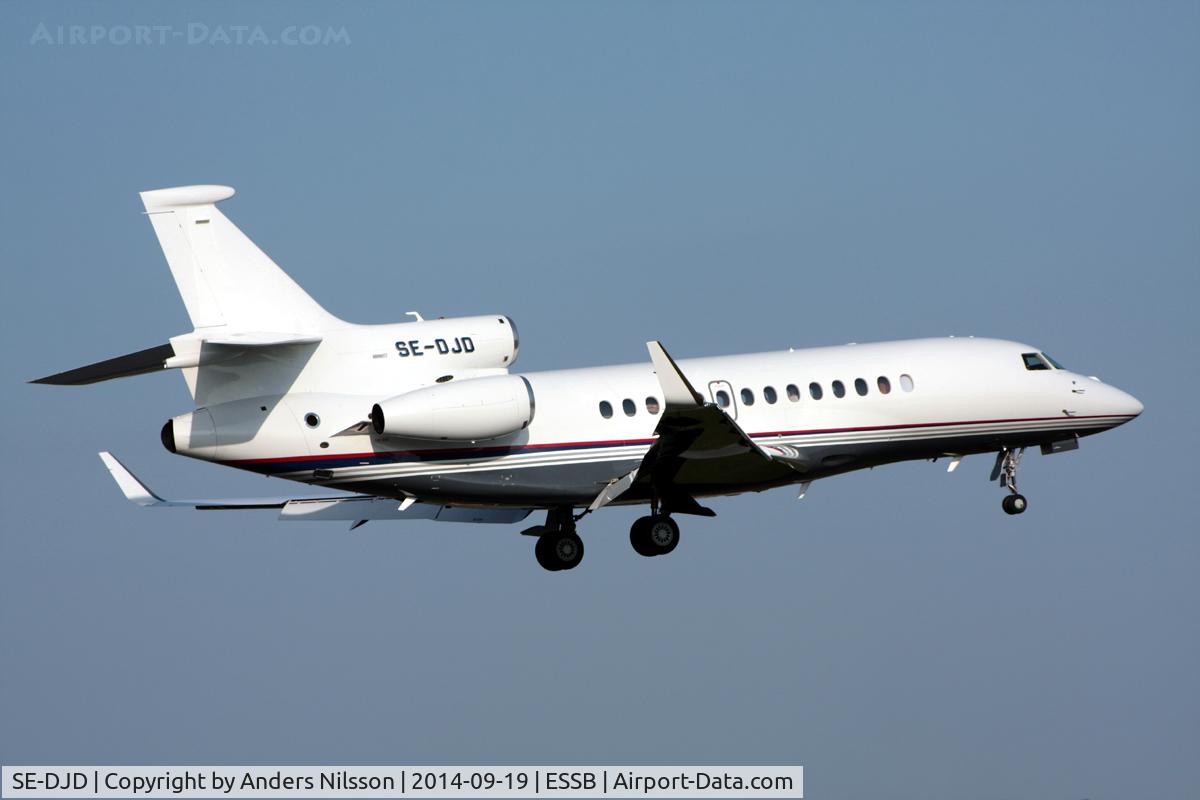 SE-DJD, 2011 Dassault Falcon 7X C/N 129, On short final for runway 12.