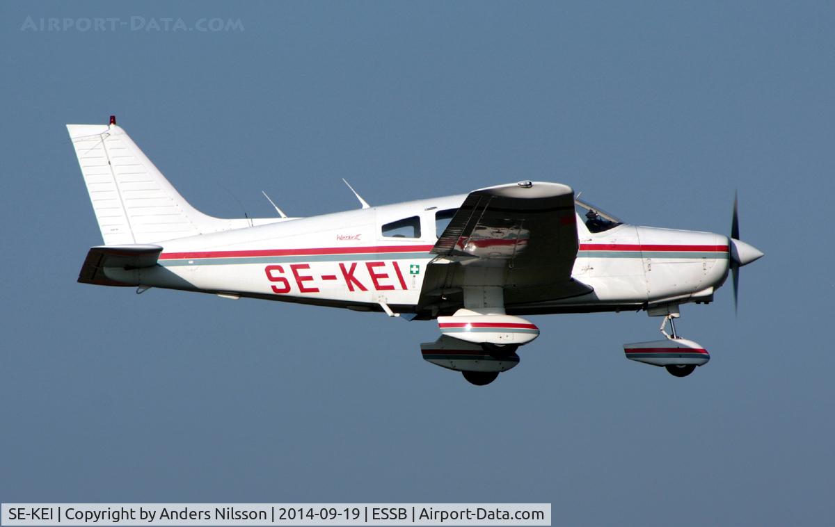 SE-KEI, 1998 Piper PA-28-161 Warrior II C/N 2816072, On short final for runway 12.