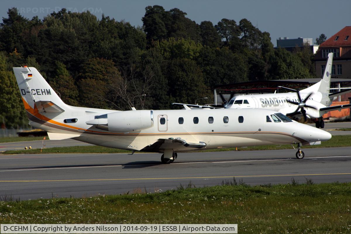 D-CEHM, 2009 Cessna 560XL Citation XLS+ C/N 560-6021, Lining up runway 12.
