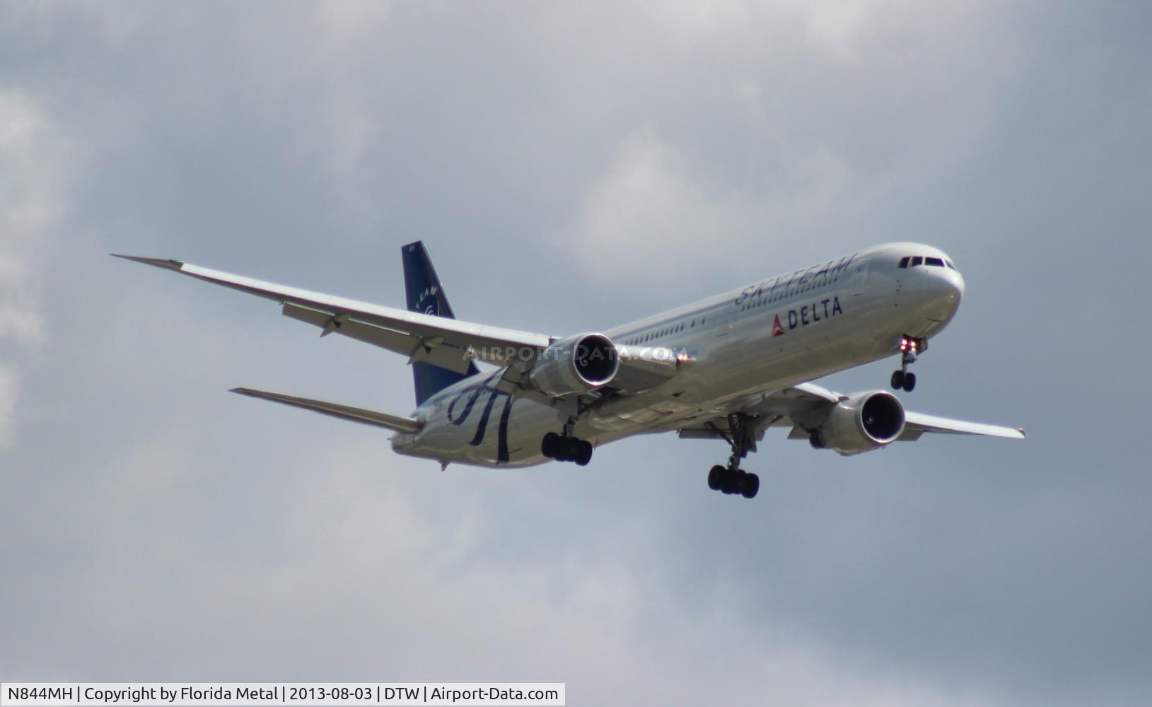 N844MH, 2002 Boeing 767-432/ER C/N 29717, Delta Skyteam 767-400