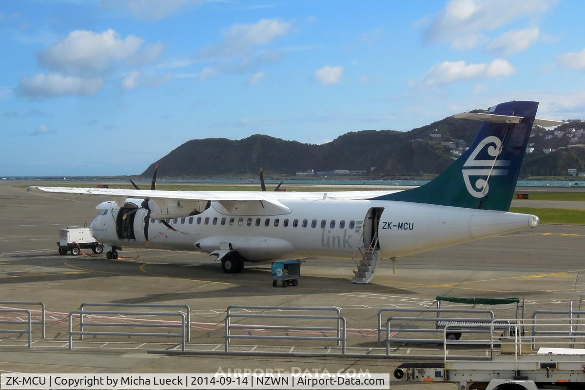 ZK-MCU, 2000 ATR 72-212A C/N 632, At Wellington