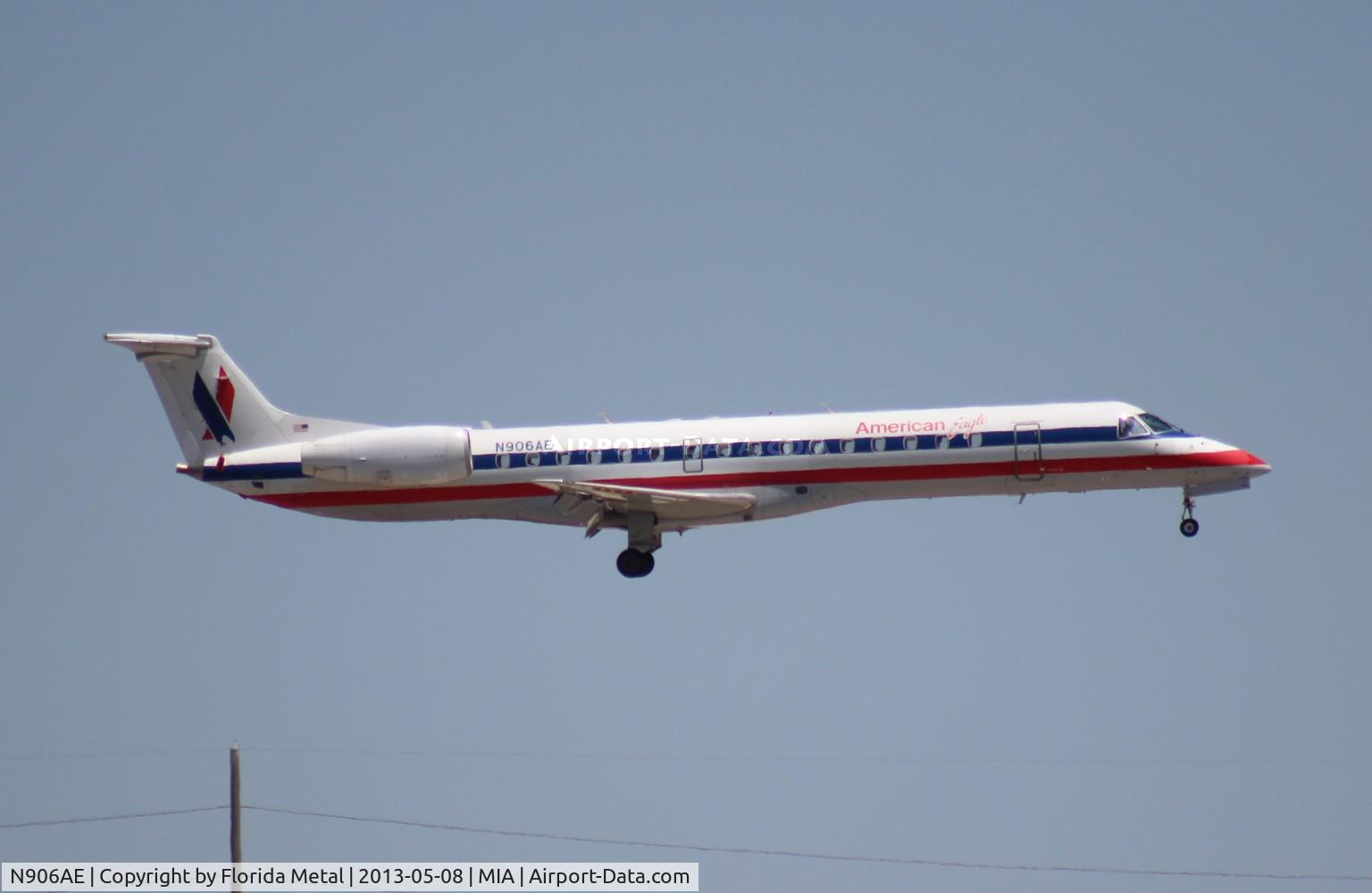 N906AE, 2005 Embraer ERJ-145LR (EMB-145LR) C/N 14500894, American Eagle E145LR