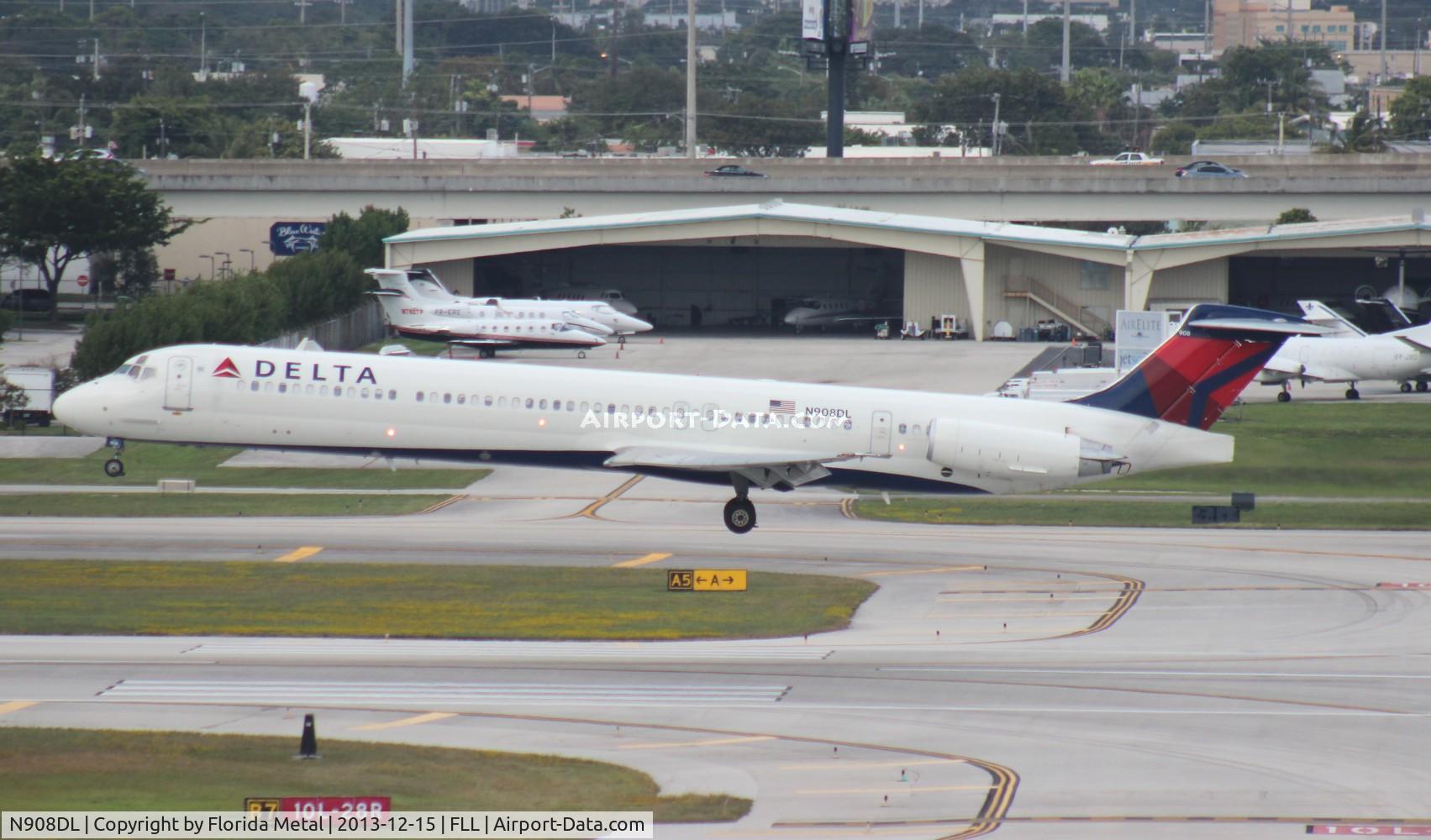 N908DL, 1987 McDonnell Douglas MD-88 C/N 49539, Delta MD-88