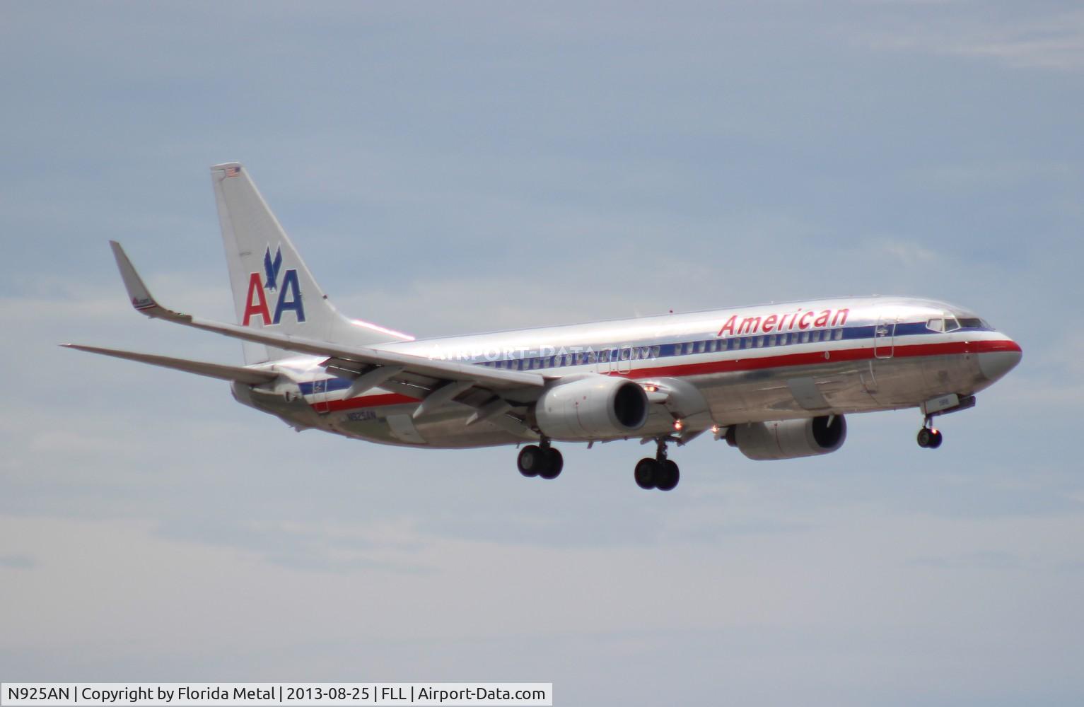 N925AN, 1999 Boeing 737-823 C/N 29526, American 737-800
