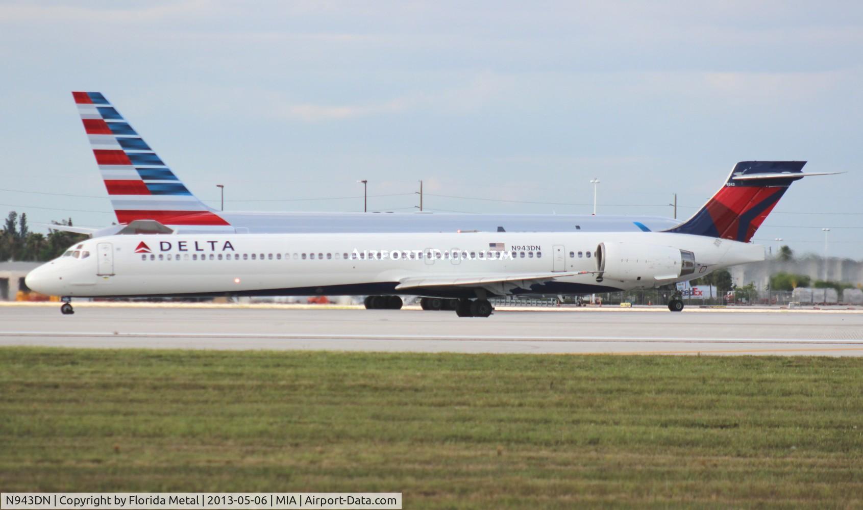 N943DN, 1997 McDonnell Douglas MD-90-30 C/N 53557, Delta MD-90