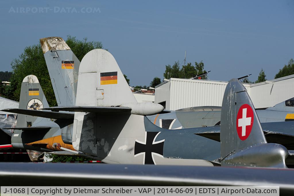 J-1068, De Havilland (FFA) Vampire FB.6 (DH-100) C/N 979, Vampire