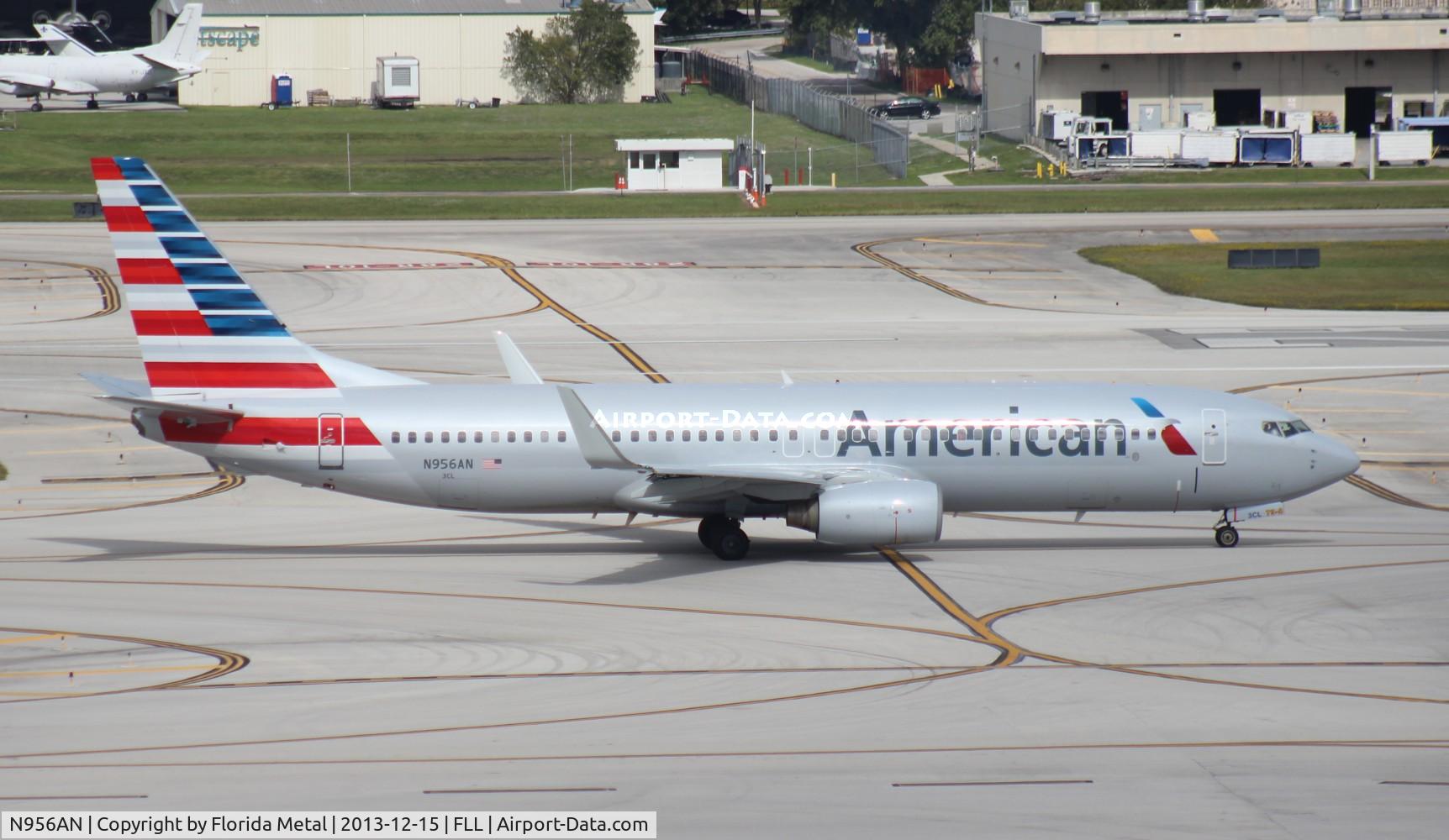 N956AN, 2001 Boeing 737-823 C/N 30090, American 737-800