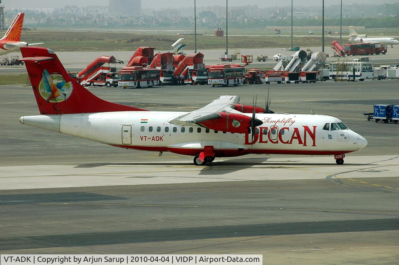 VT-ADK, 2001 ATR 42-500 C/N 613, Taxiing into IGIA T-1.